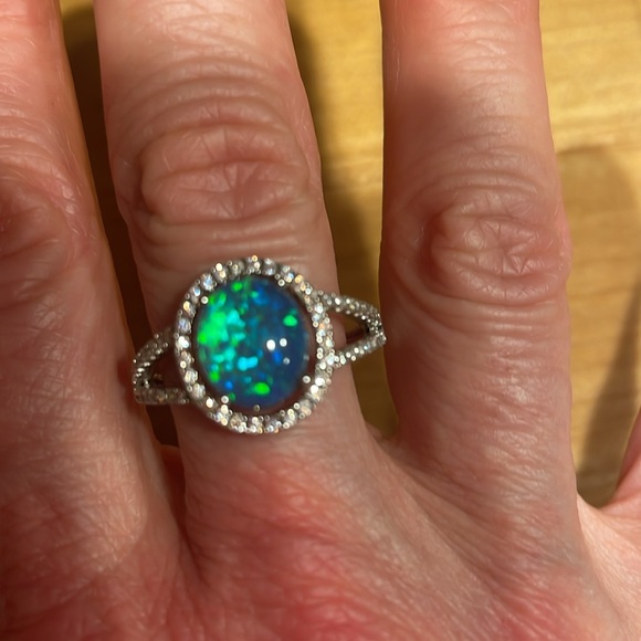 Sterling and cubic zirconia ring and earrings - Picture 4 of 5